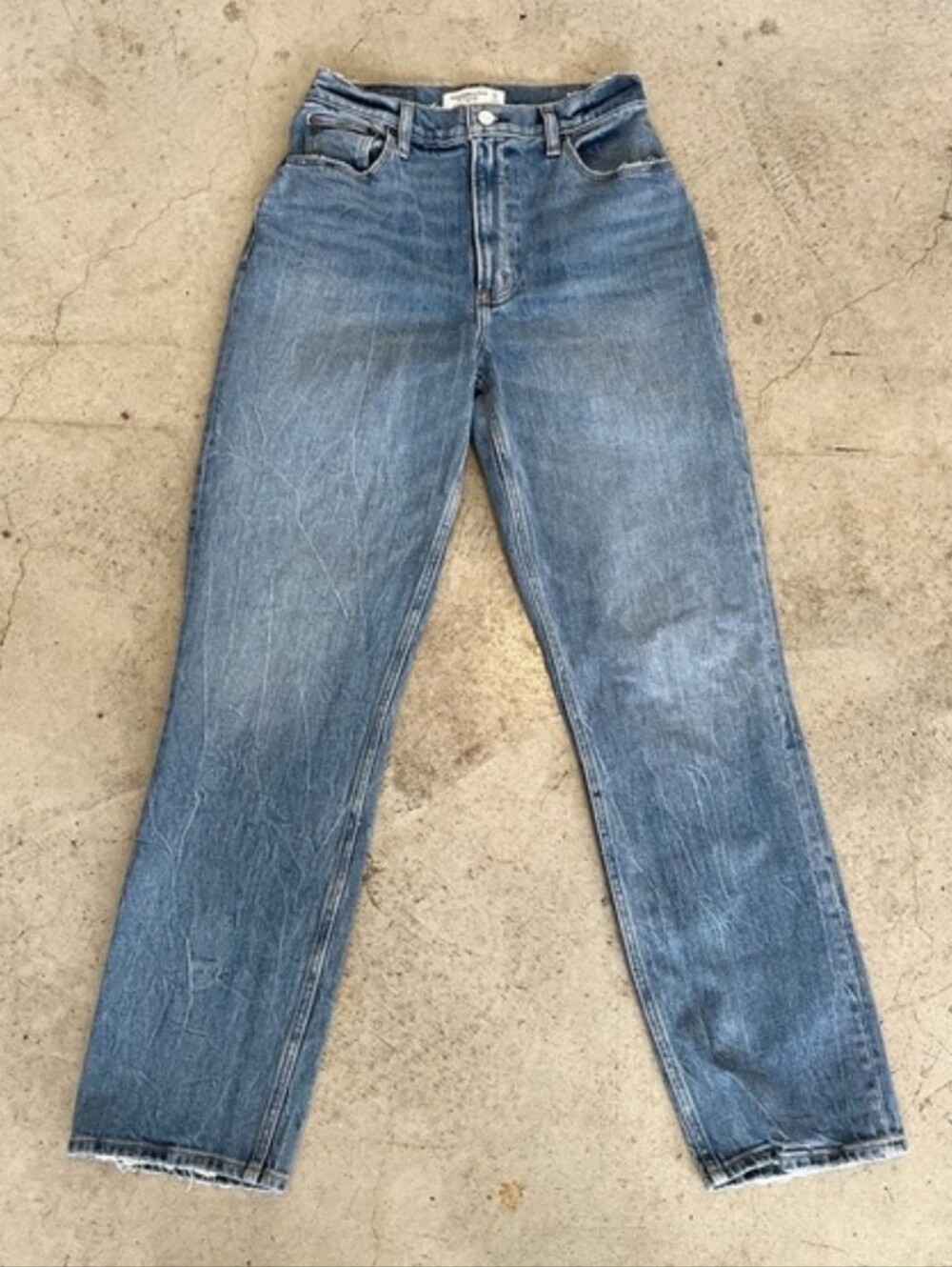 Abercrombie Curve Love Ultra High Rise 90s Straight Jean